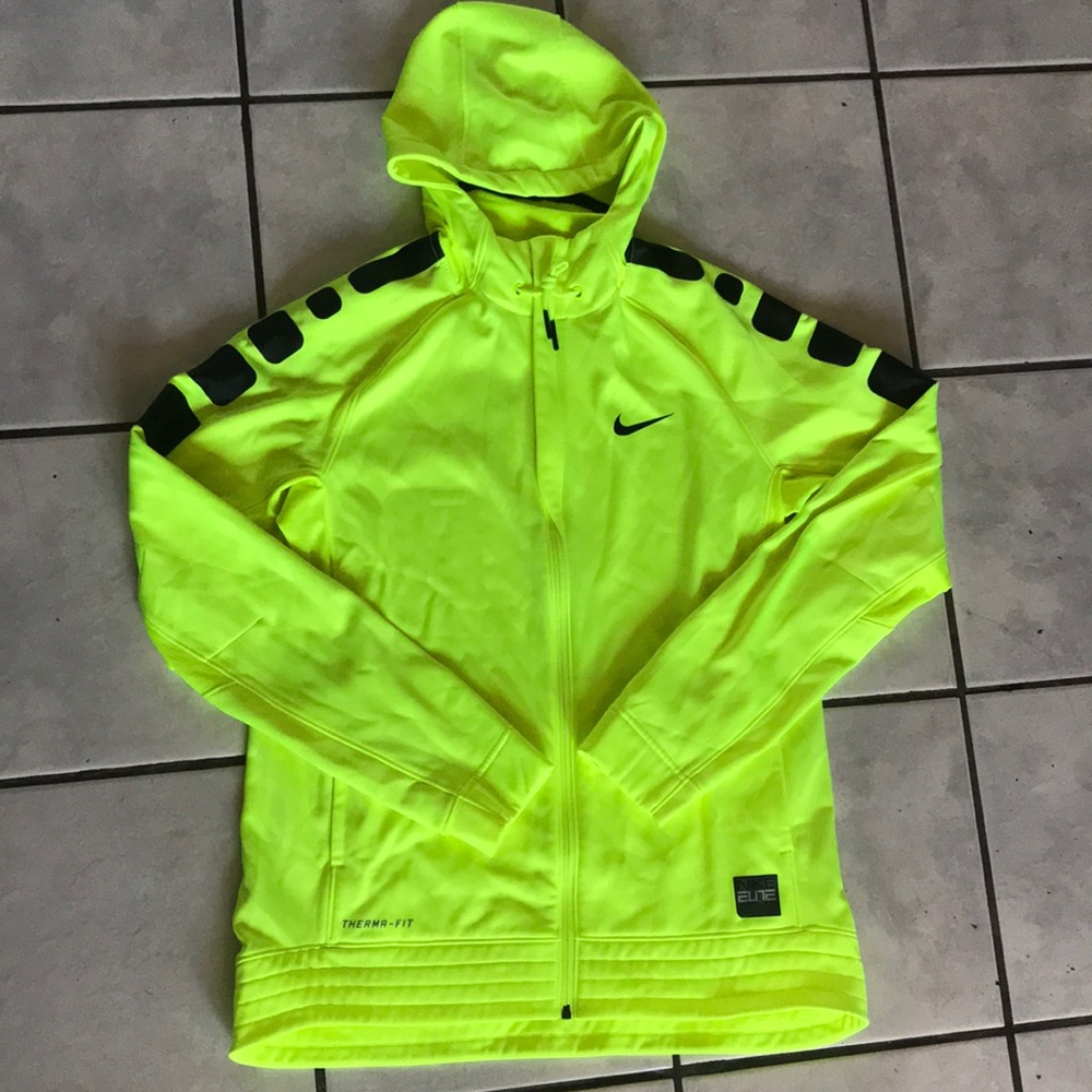 SOLD Nike Therma-Fit Sweatshirt